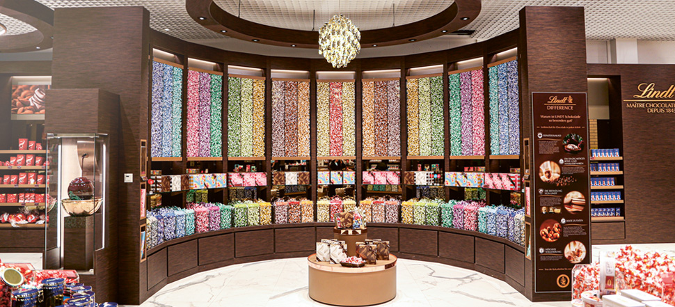 Various LINDOR Truffles in a flagship store (Photo)