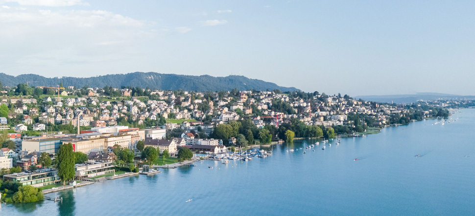 Aerial view of Kilchberg on Lake Zurich (Photo)