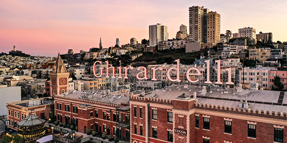 Luftaufnahme vom Ghiradelli Square in San Francisco (Foto)
